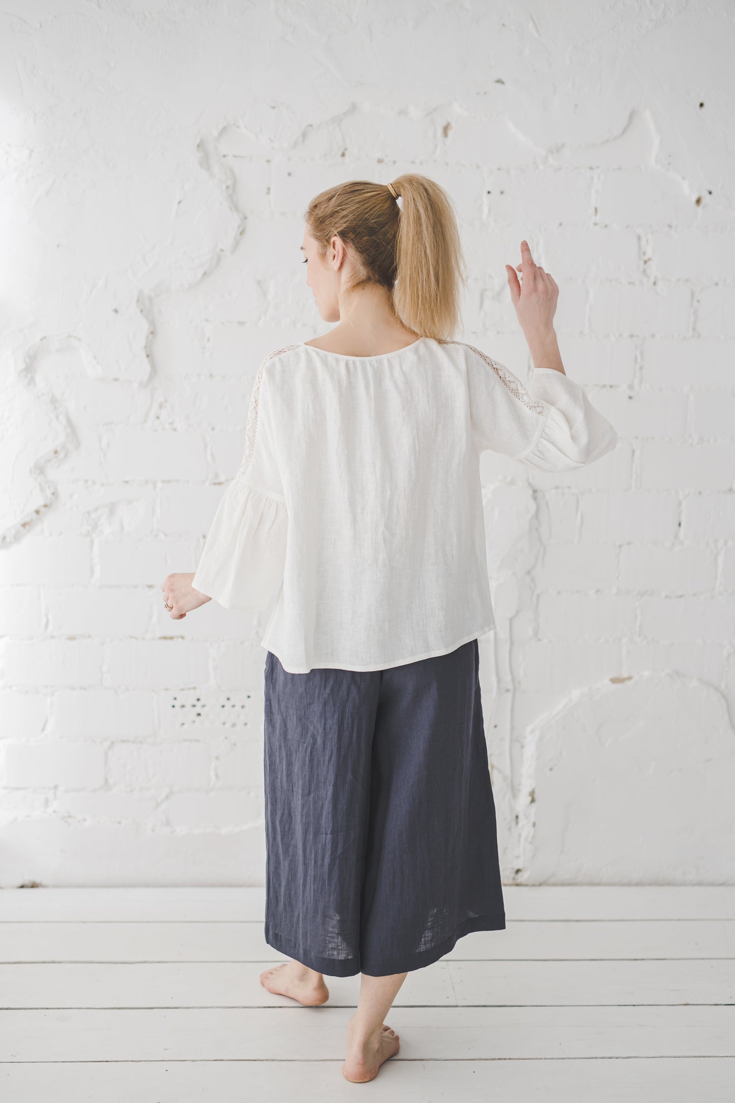 RŪTA linen blouse with crochet lace in Off-white