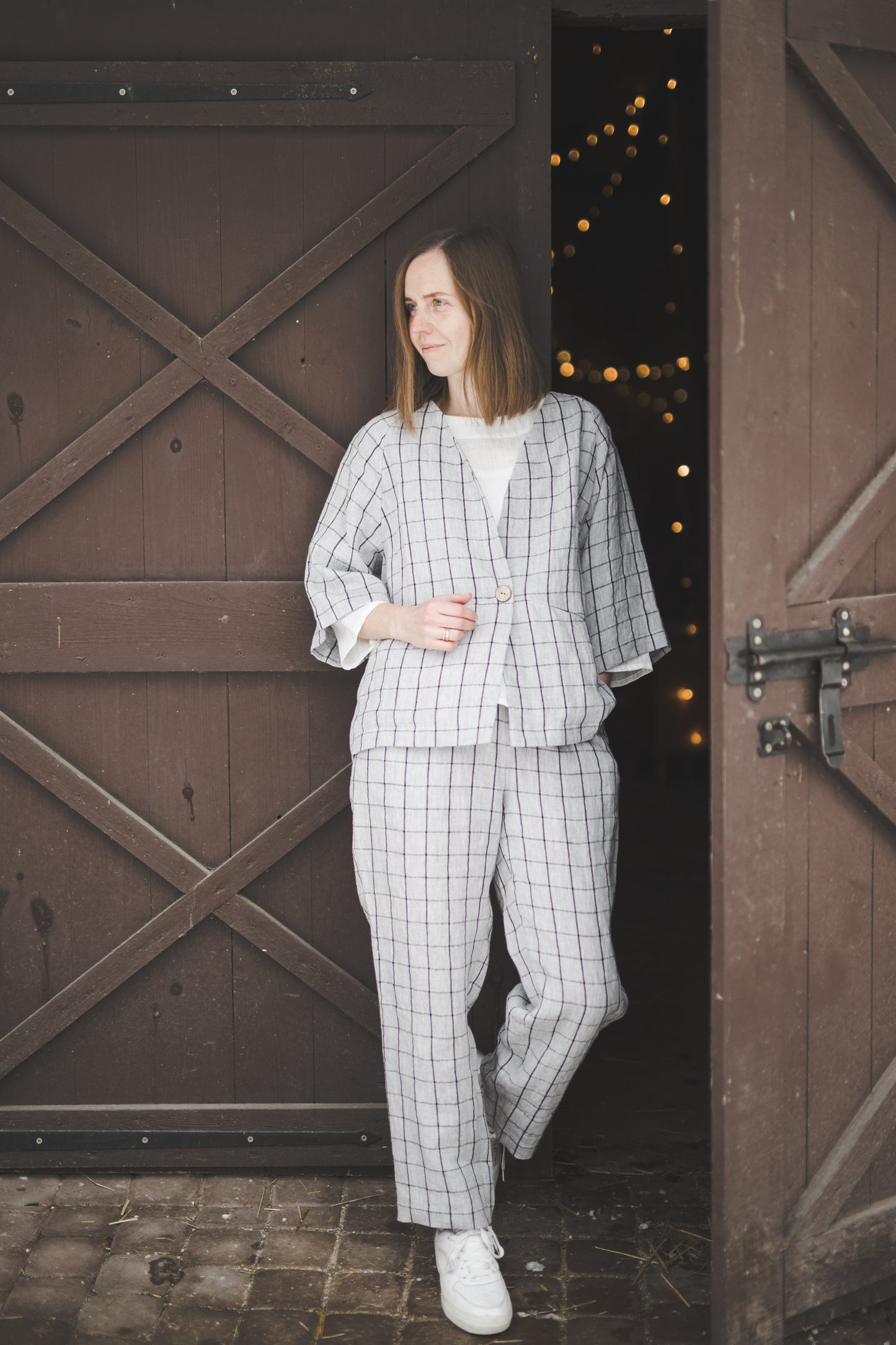 Loose short linen jacket in Grey checks