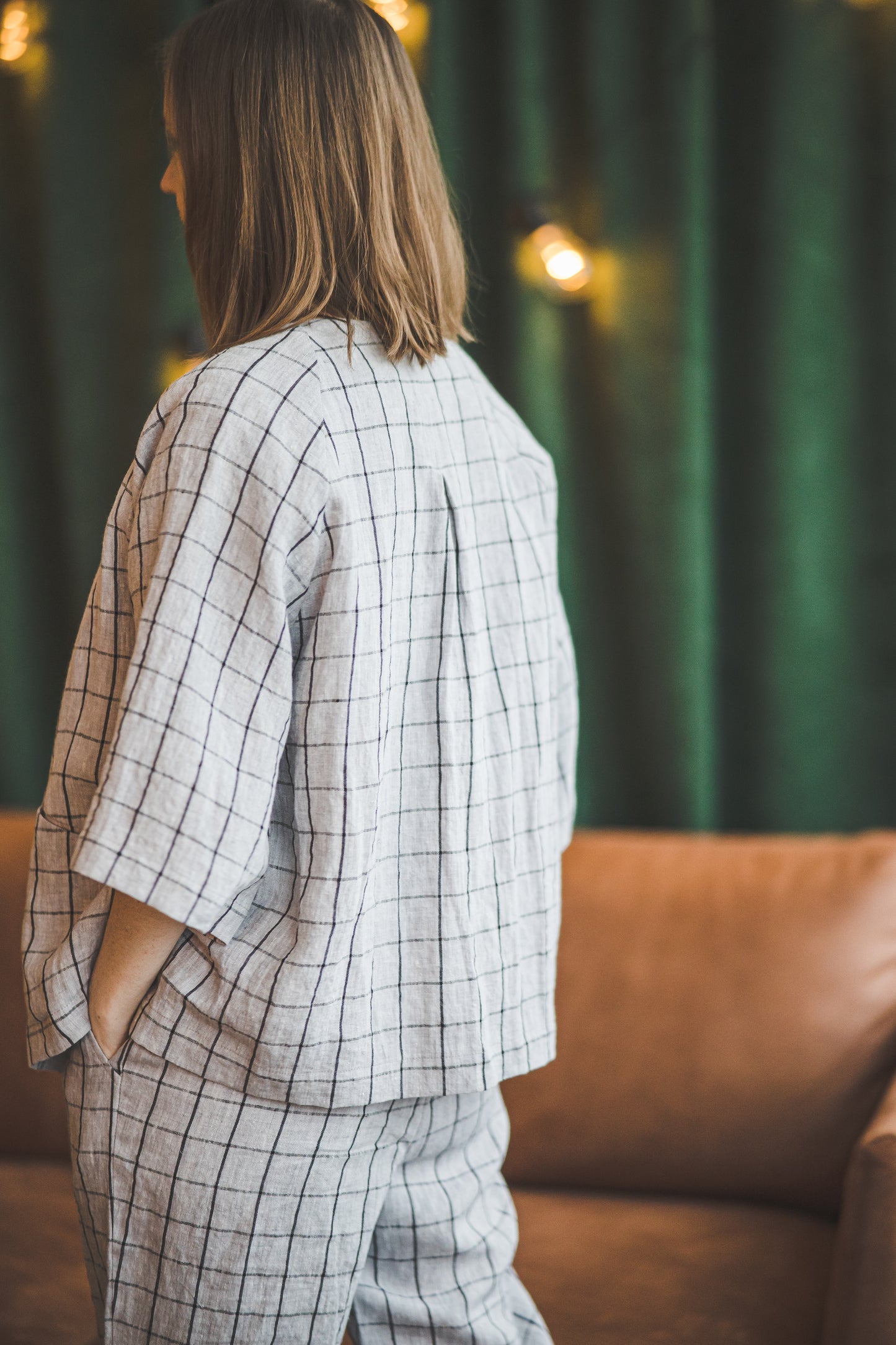 Loose short linen jacket in Grey checks