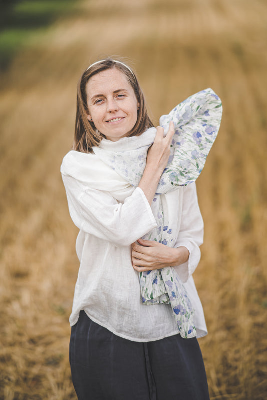 Soft and light linen scarf with Linen field print