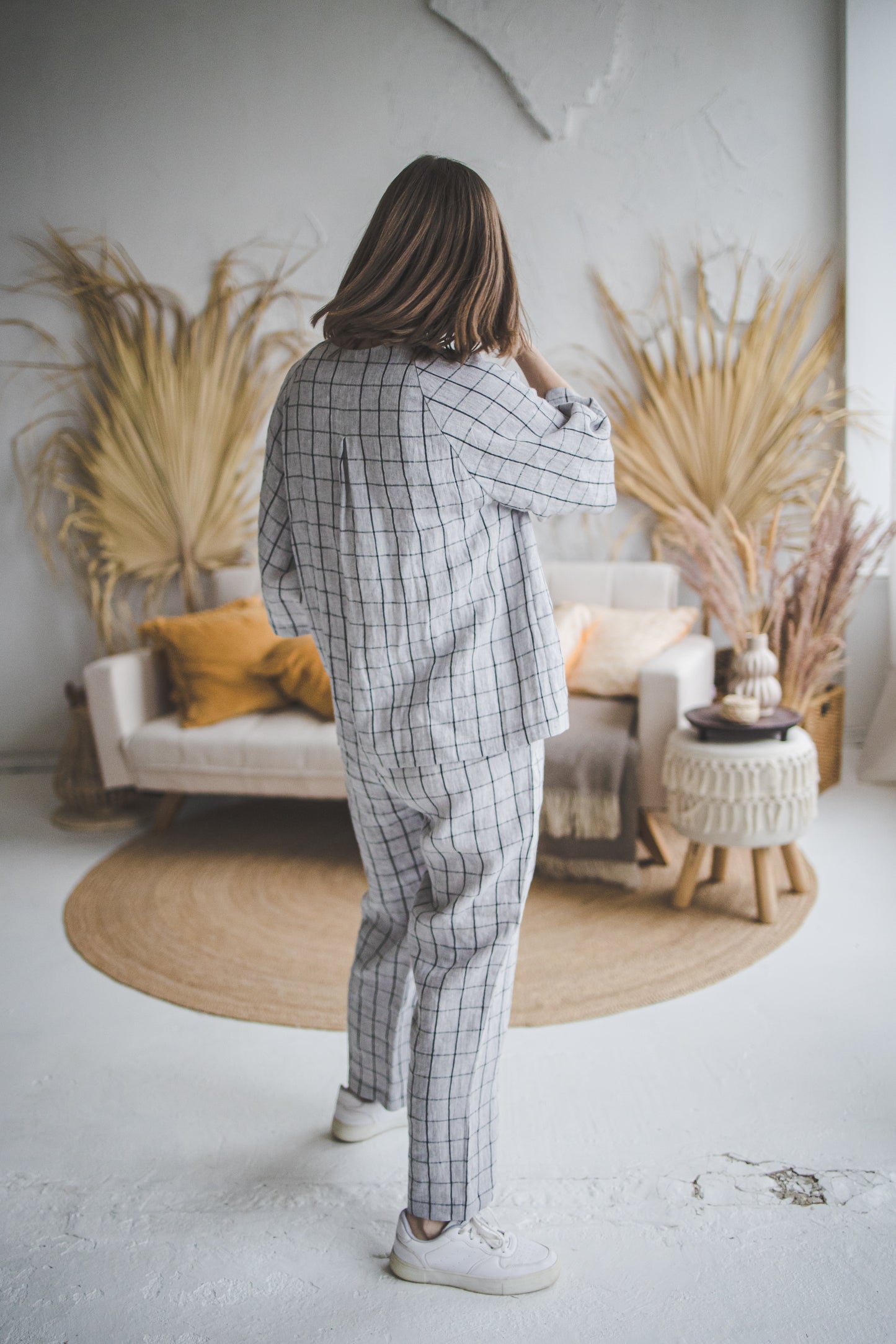 Loose short linen jacket in Grey checks