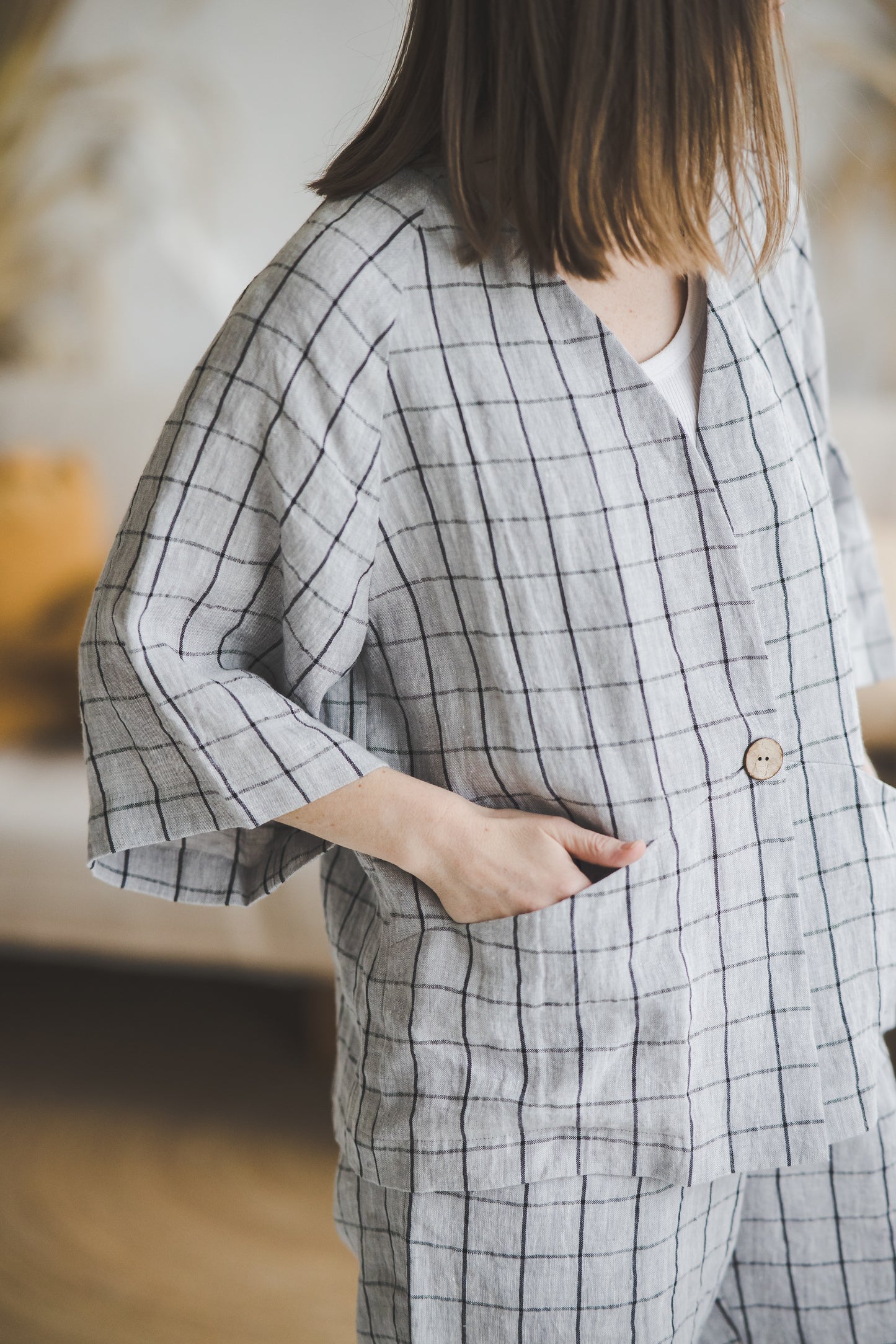 Loose short linen jacket in Grey checks