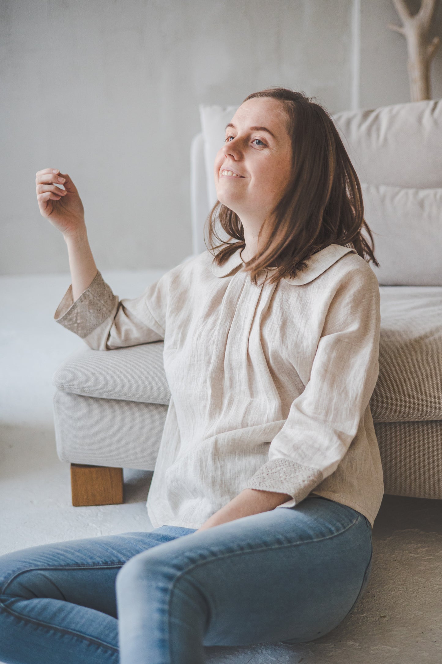 PASAKA linen blouse with lace crochet details in Natural linen color