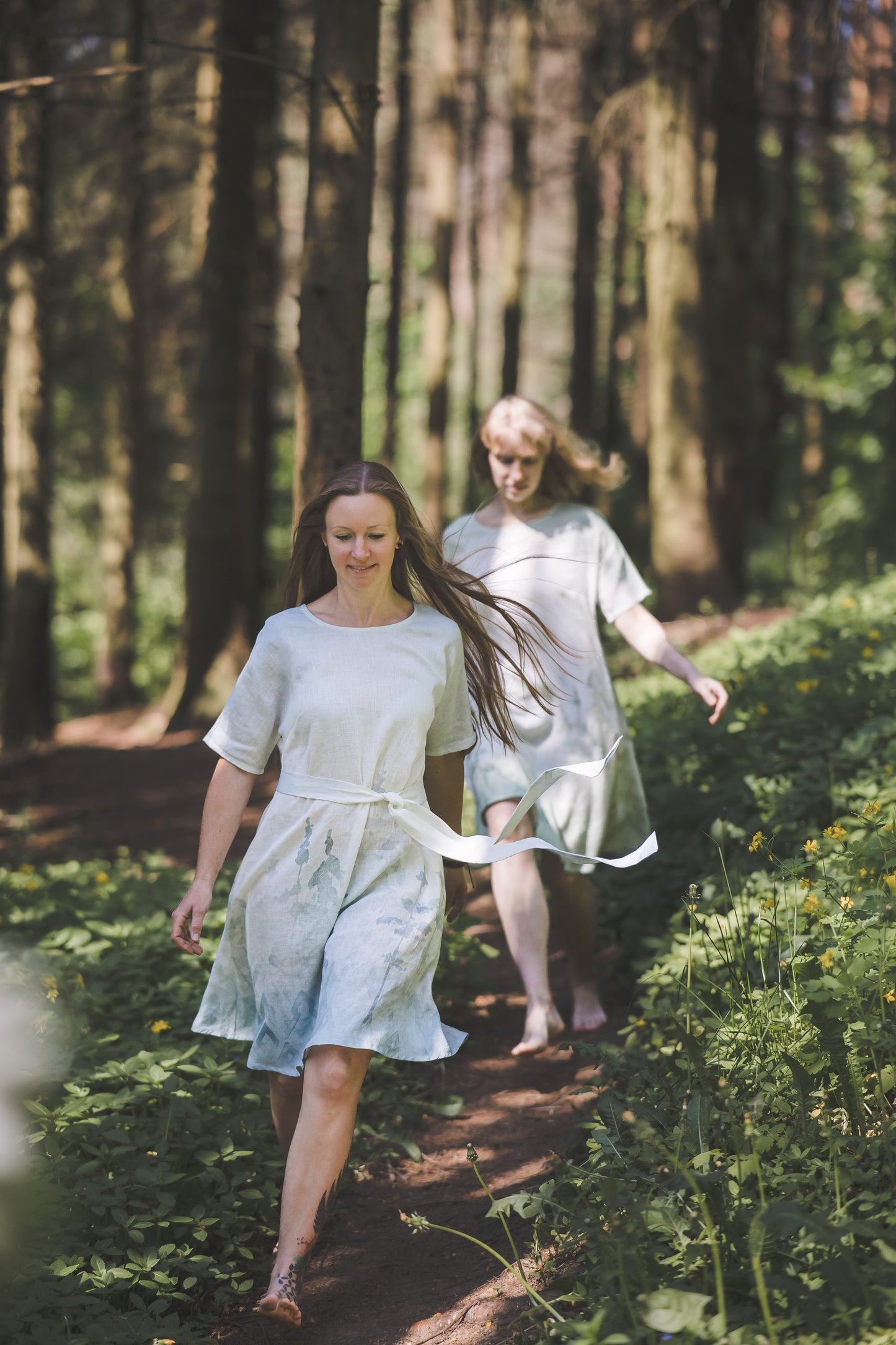 LAISVE short sleeves midi linen dress with Green or Blue Ombre Forest print