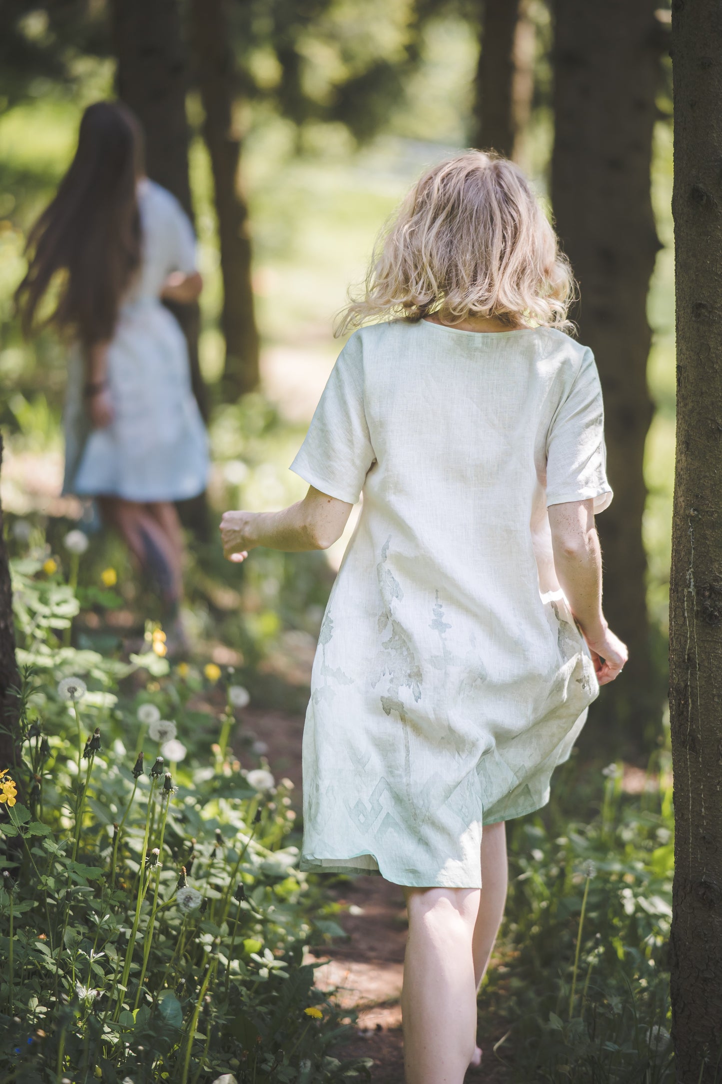 LAISVE short sleeves midi linen dress with Green or Blue Ombre Forest print