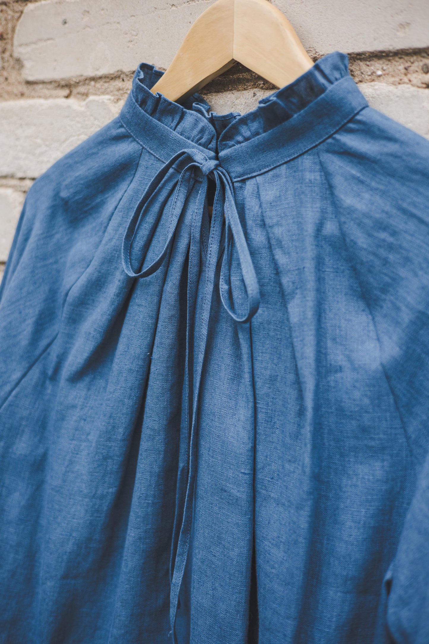 META linen blouse with puffy sleeves & frills in Denim blue