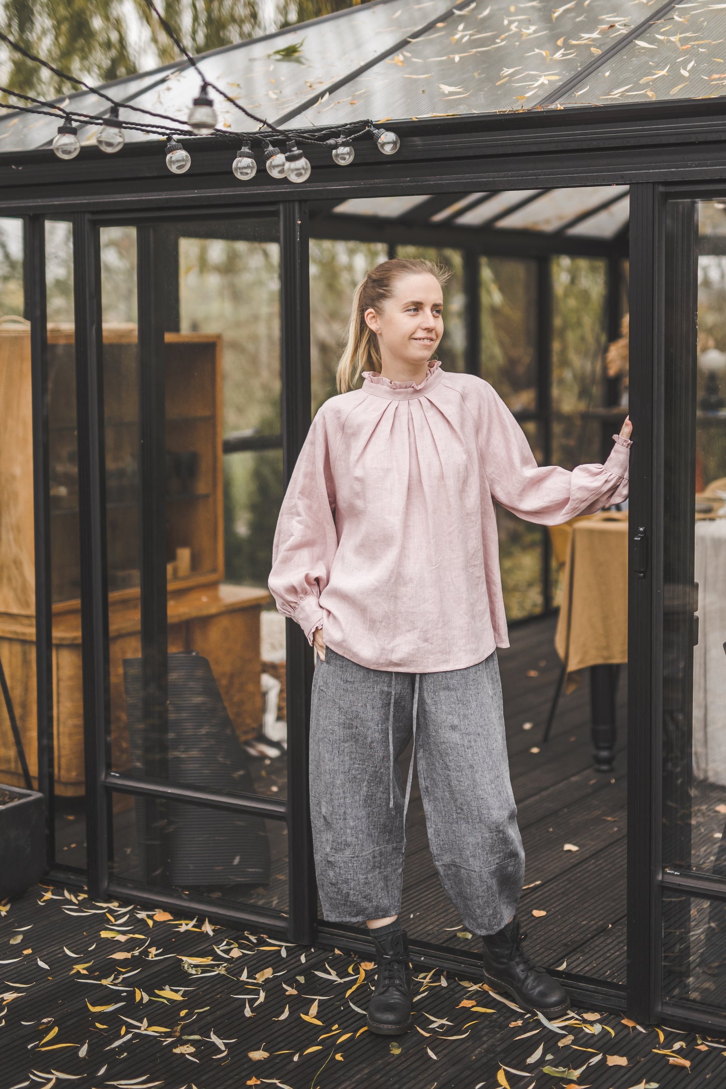 META linen blouse with puffy sleeves & frills in Dusty pink