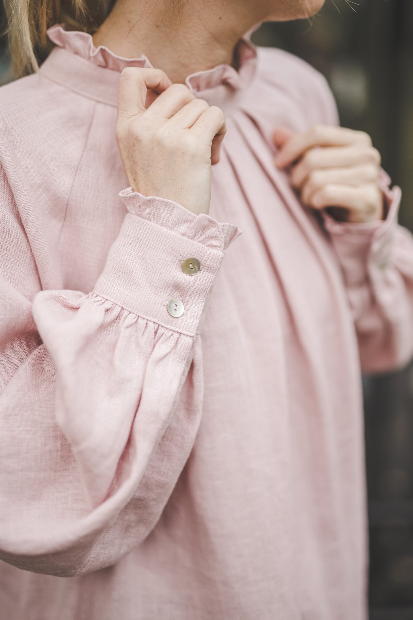 META linen blouse with puffy sleeves & frills in Off-white