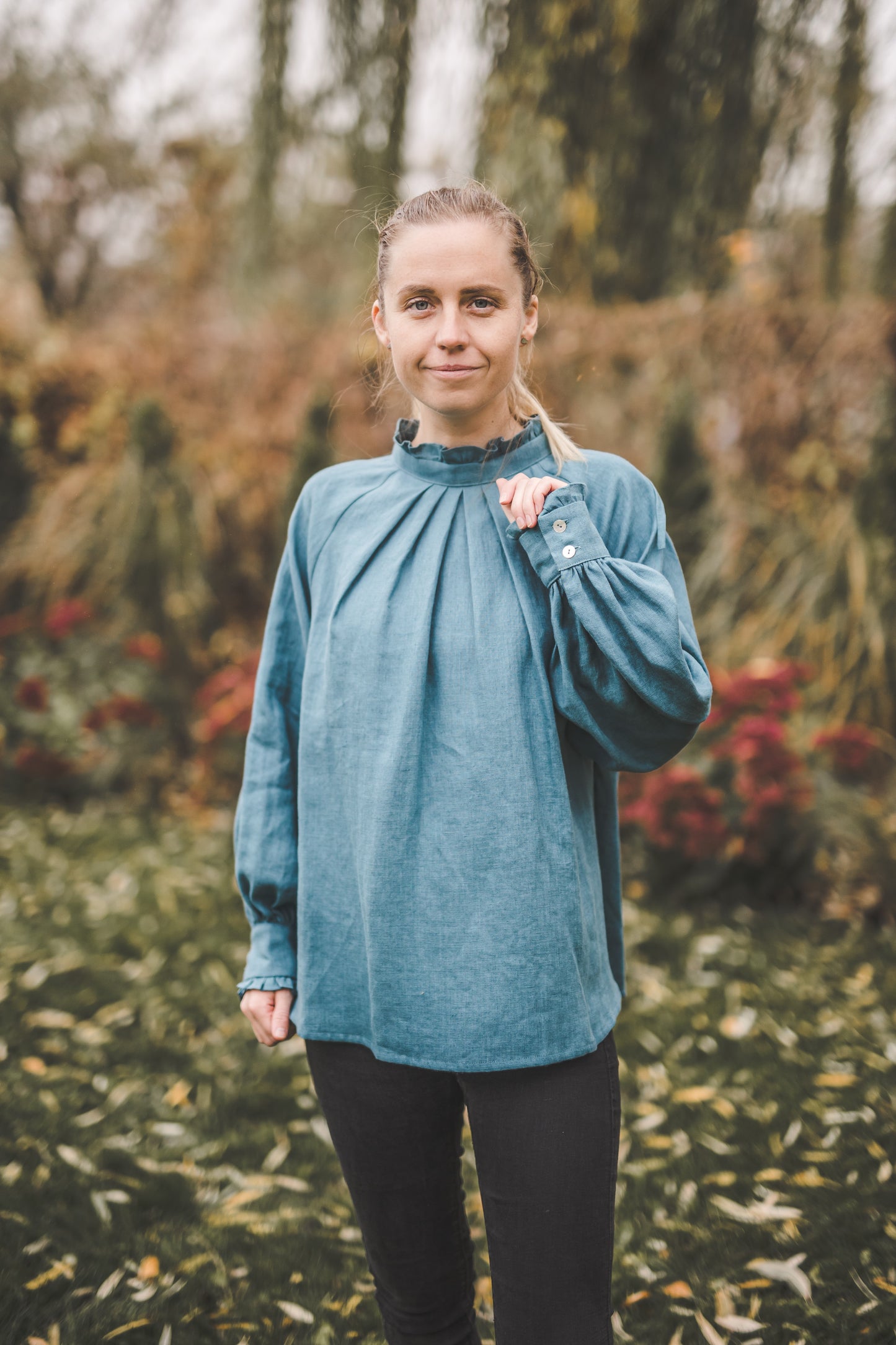 META linen blouse with puffy sleeves & frills in Teal color