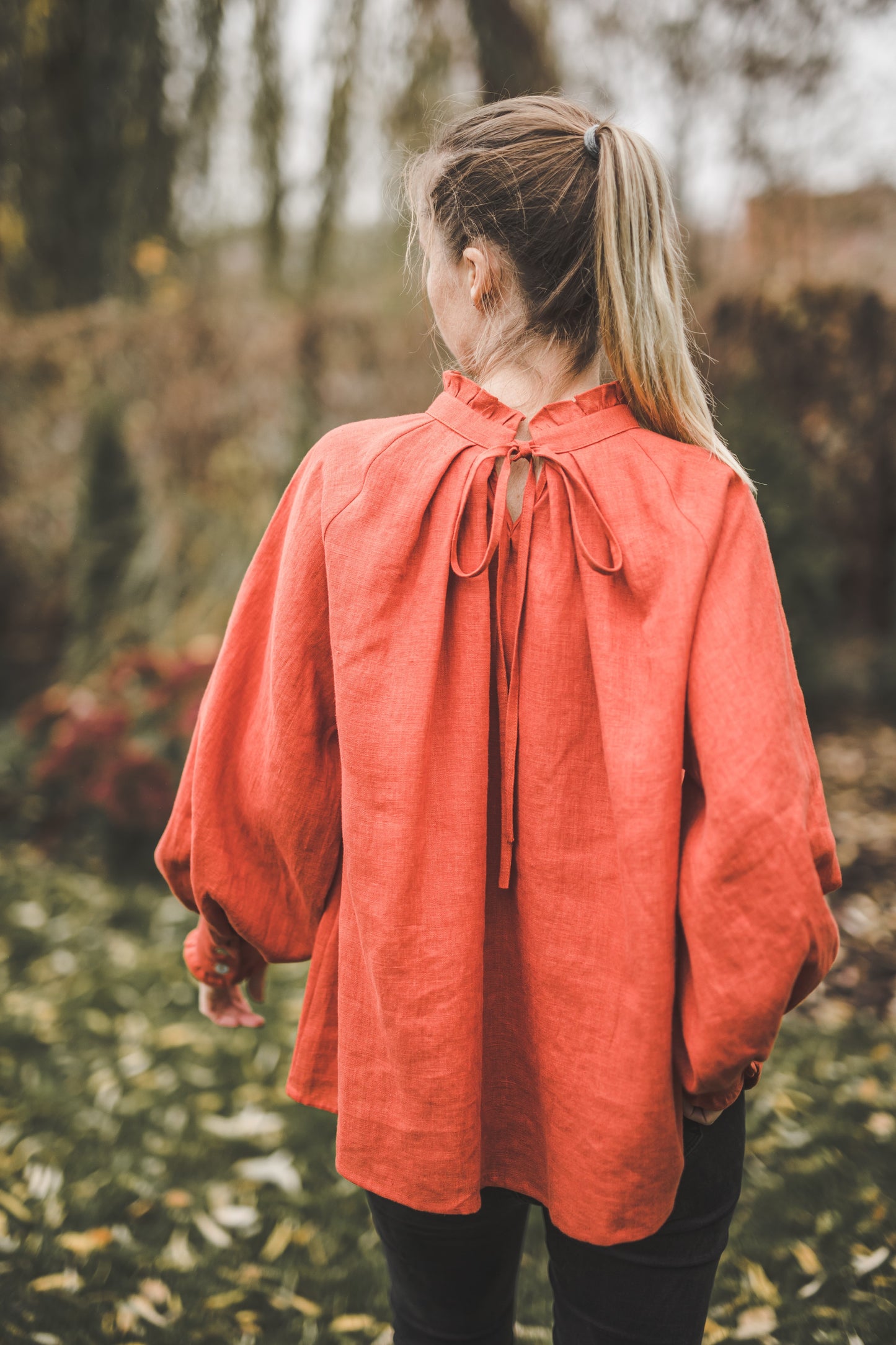 META linen blouse with puffy sleeves & frills in Orange