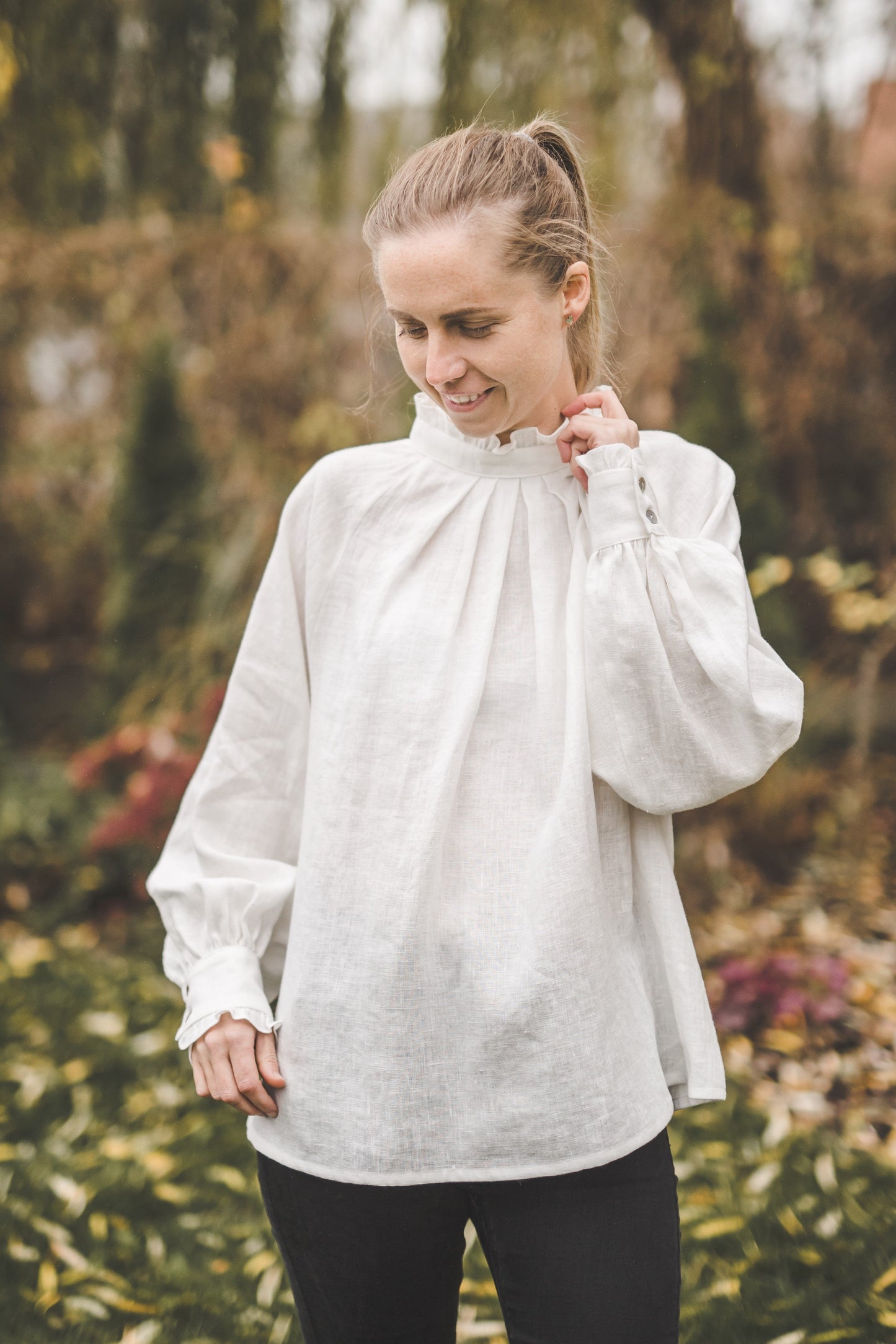 META linen blouse with puffy sleeves & frills in Orange