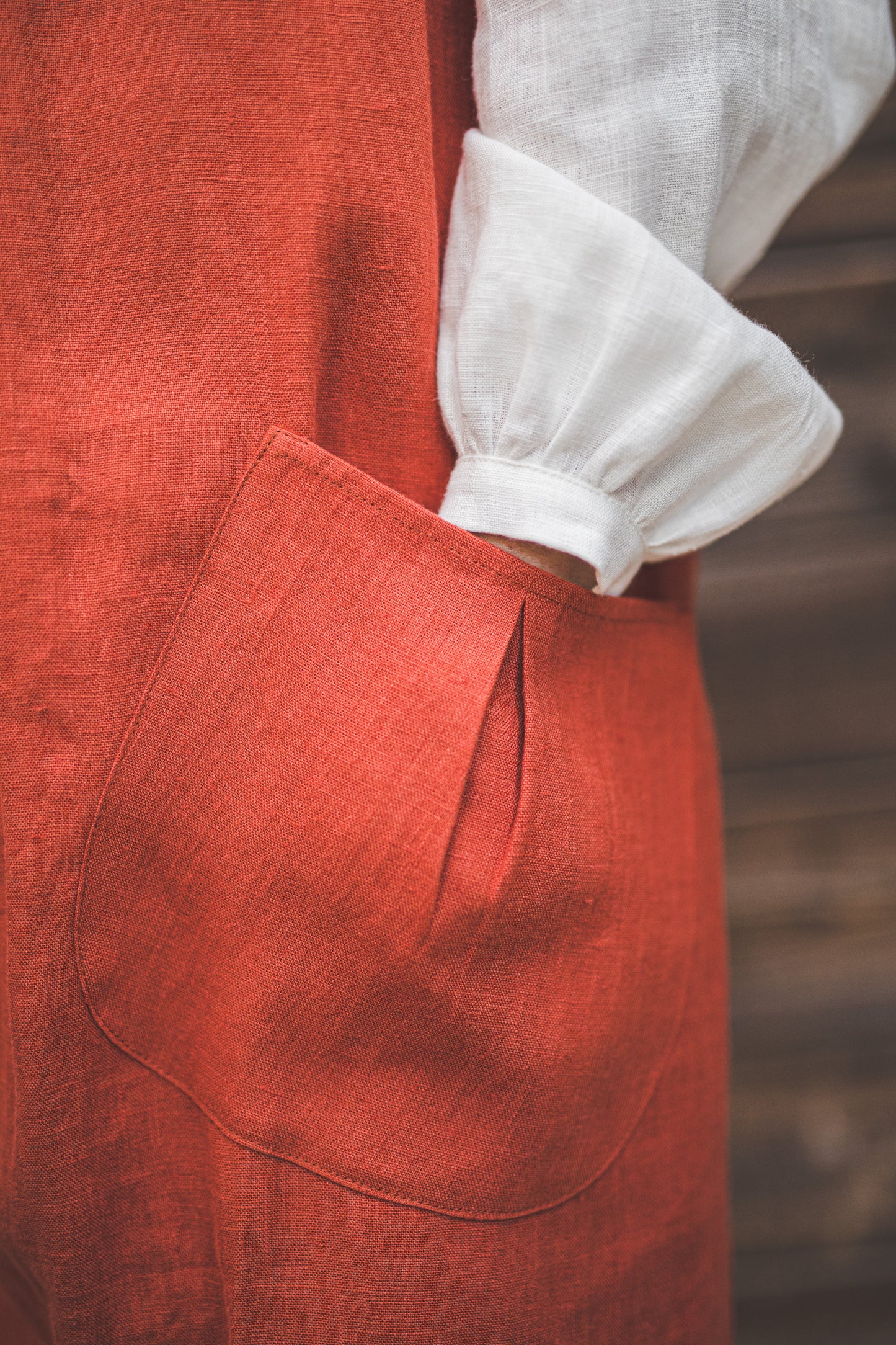 Crossback Pinafore apron with pockets in Orange