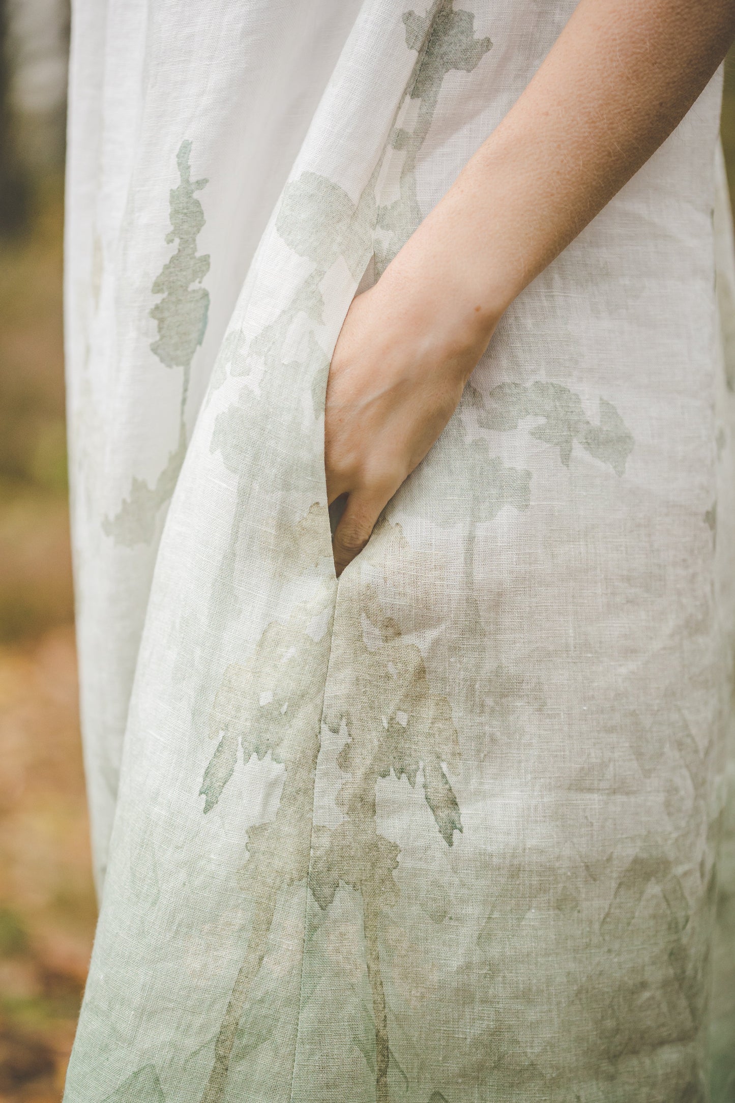 LAISVE short sleeves midi linen dress with Green or Blue Ombre Forest print