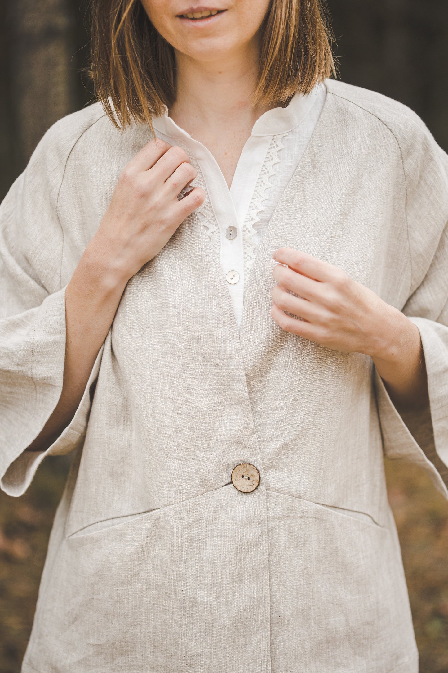 Loose short linen jacket in Natural linen color