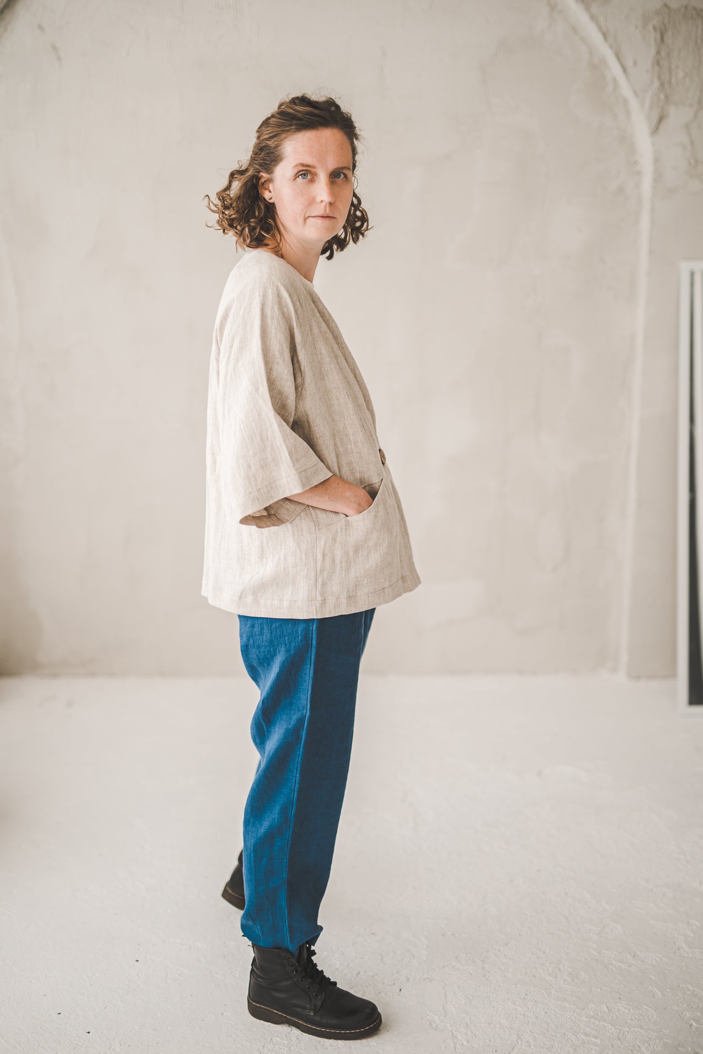 Loose short linen jacket in Natural linen color