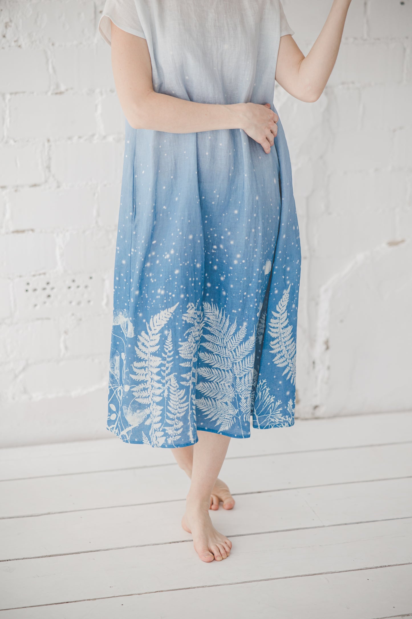 PIEVA short sleeves maxi linen dress with Blue Ombre Floral print