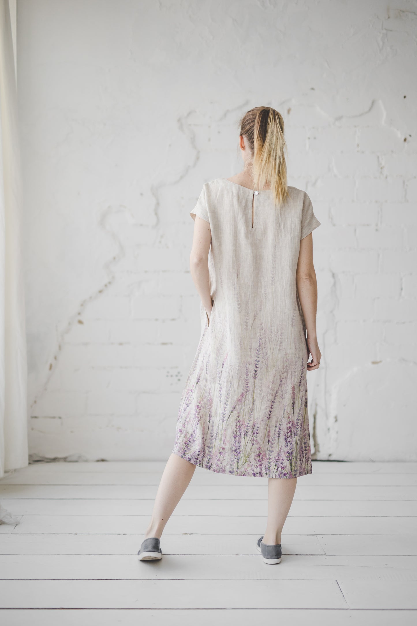 RAMUNĖ short sleeves midi linen dress with Lavender print