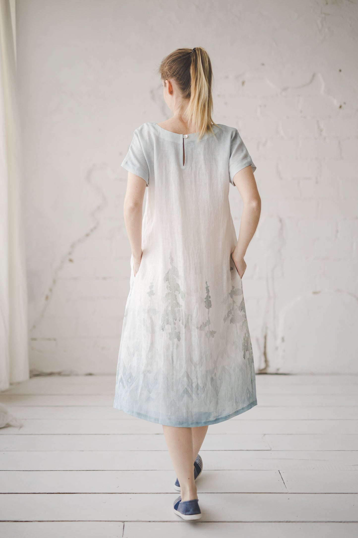 RAMUNĖ short sleeves midi linen dress with Blue Forest print