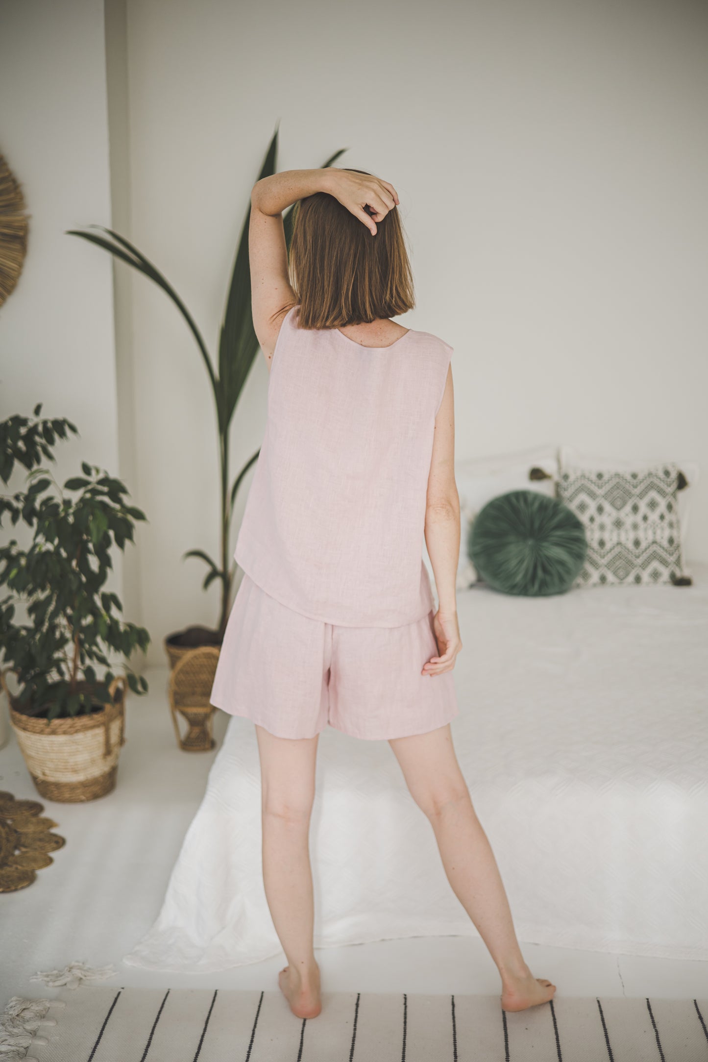 Linen pajamas of tank top & shorts in Dusty pink