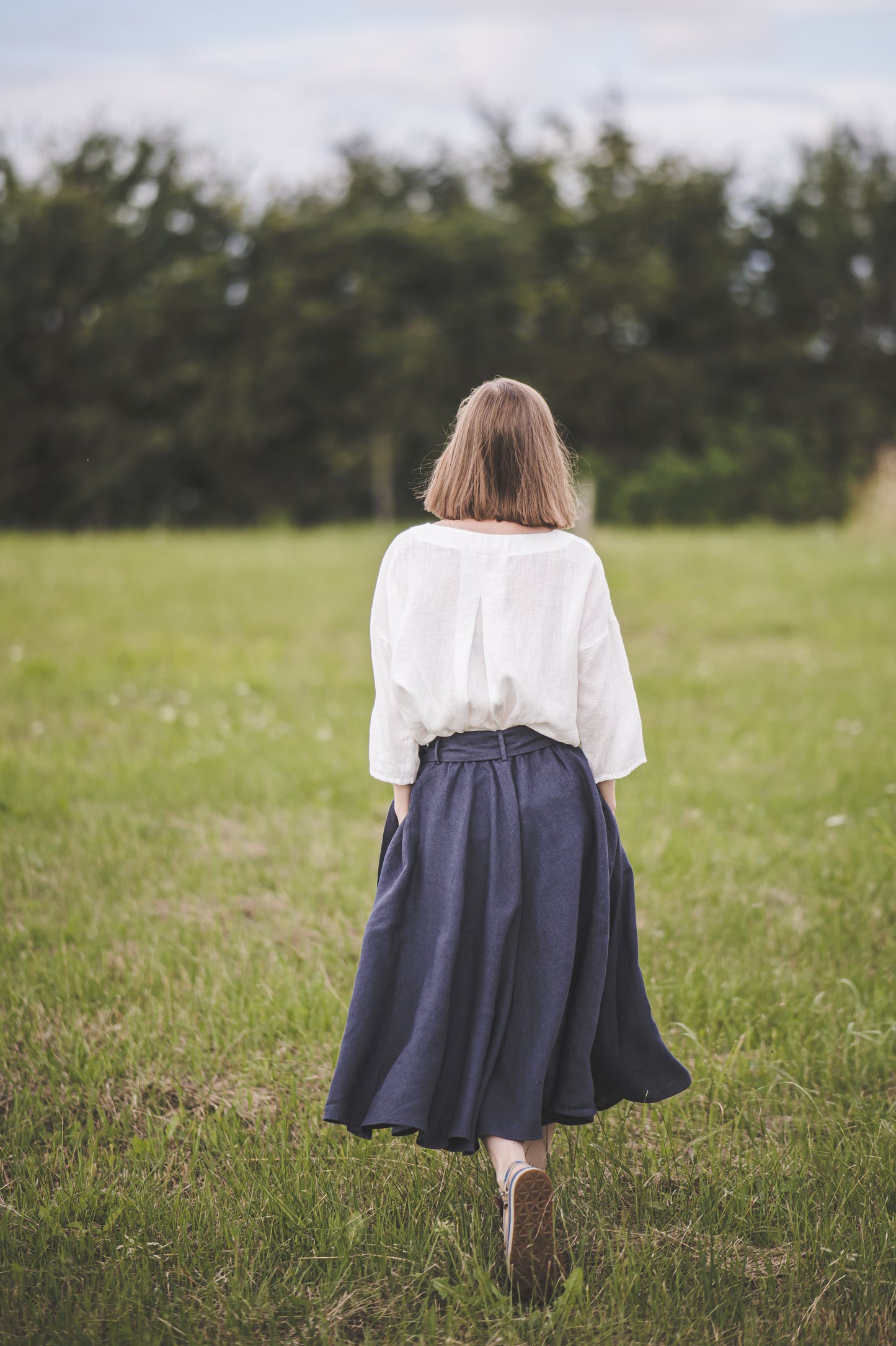 Very wide graphite color linen skirt with pockets