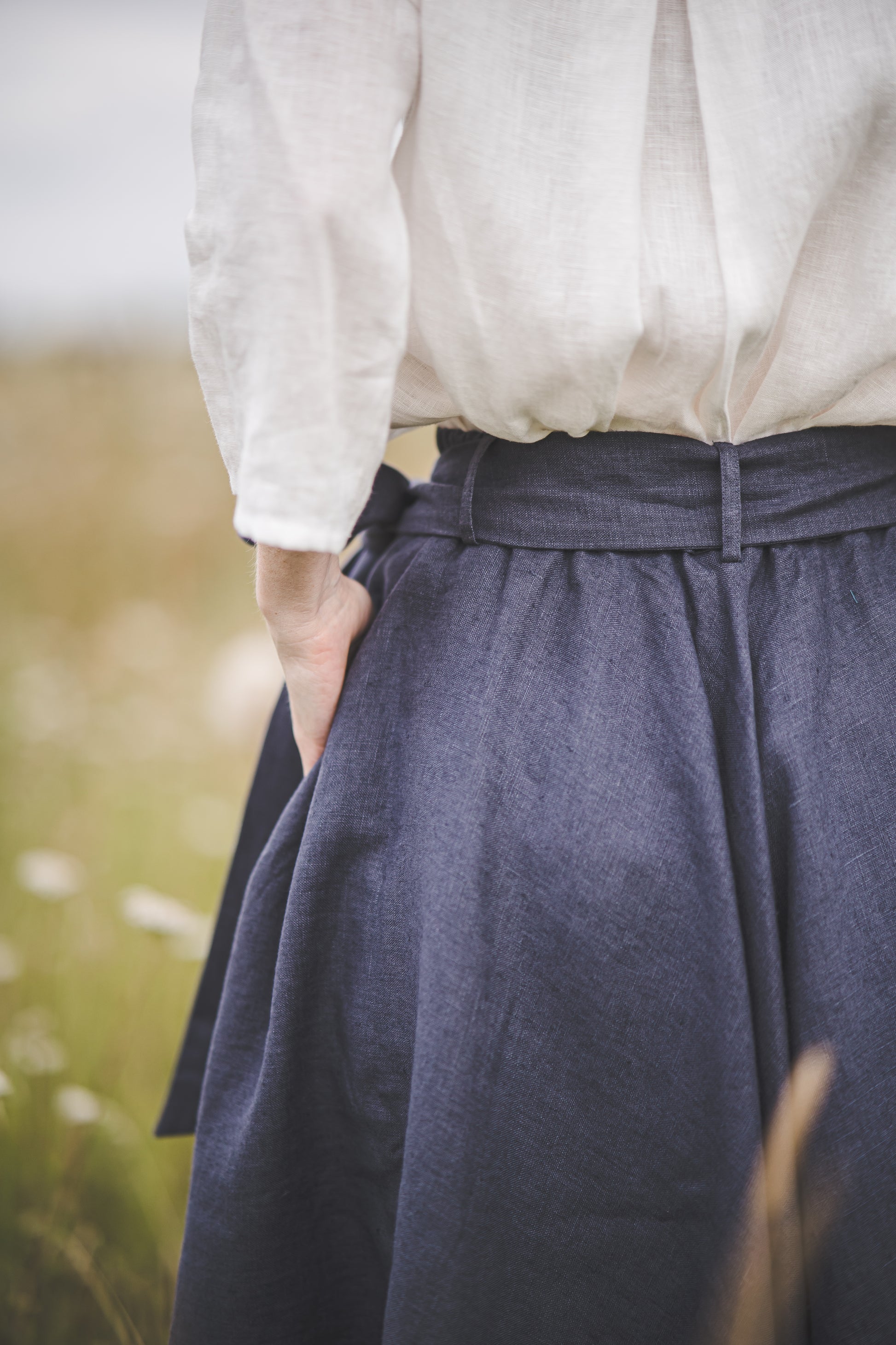 High waist linen skirt with Elastic waist band and loops