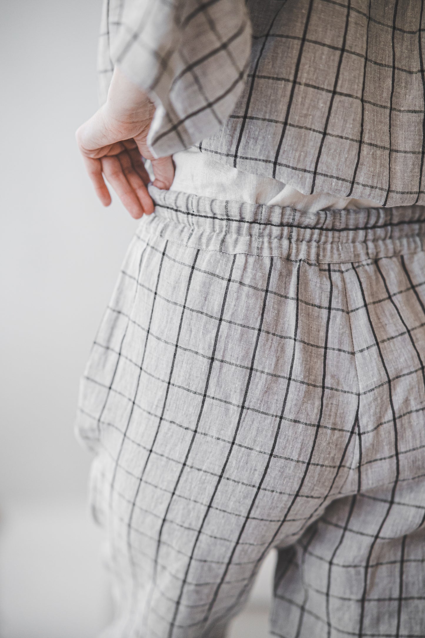 RYTAS cropped linen pants in Grey checks