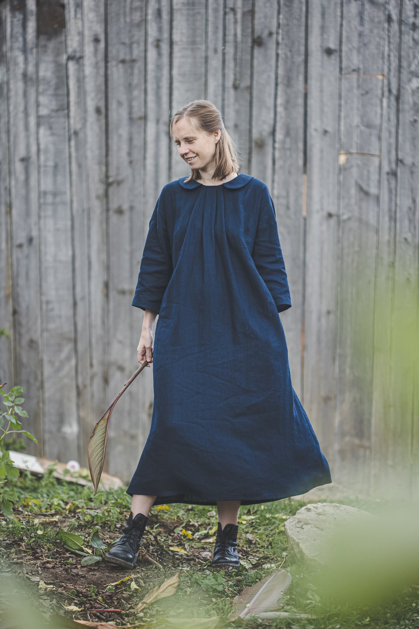 PASAKA round collars maxi linen dress in Royal blue