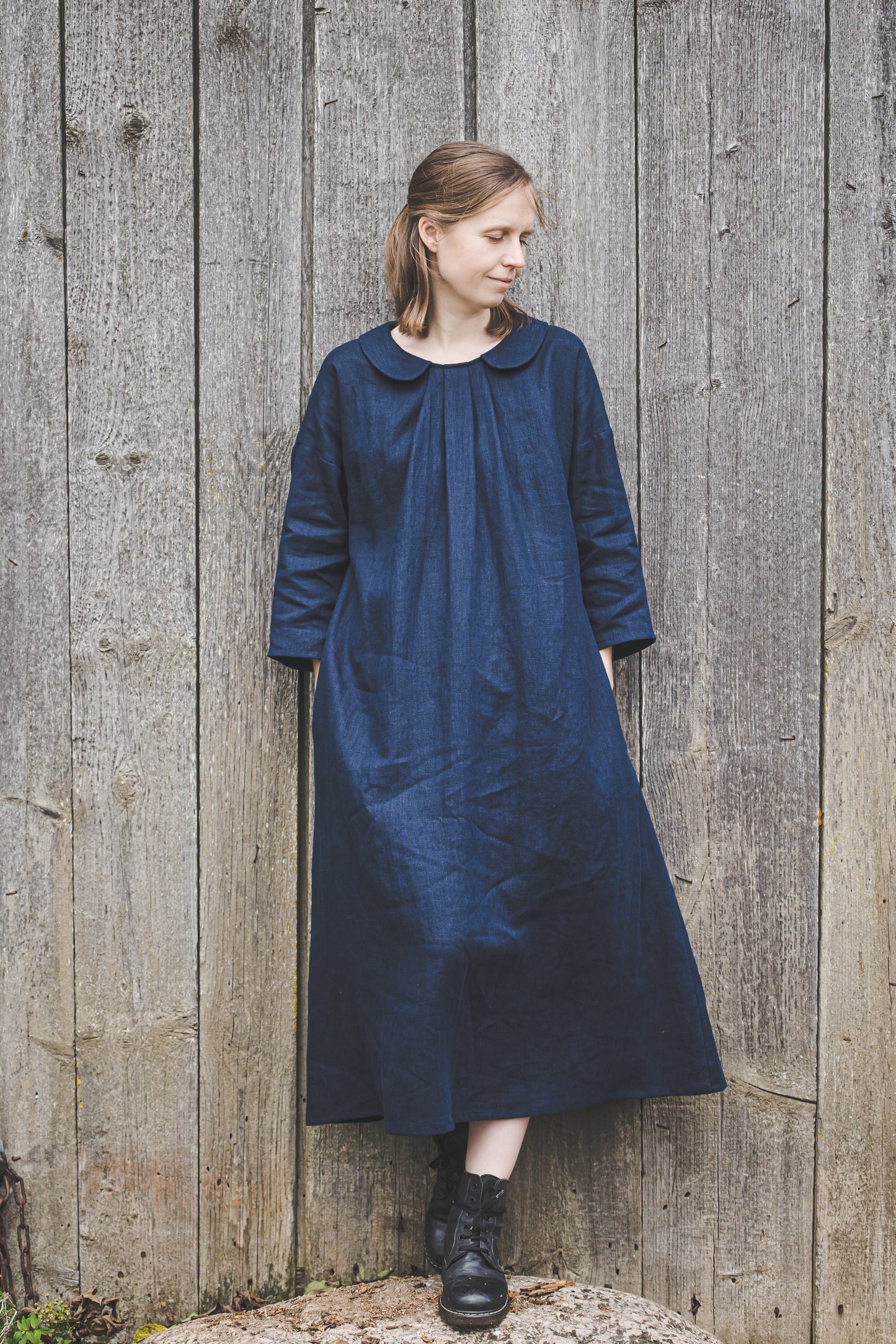 PASAKA round collars maxi linen dress in Royal blue