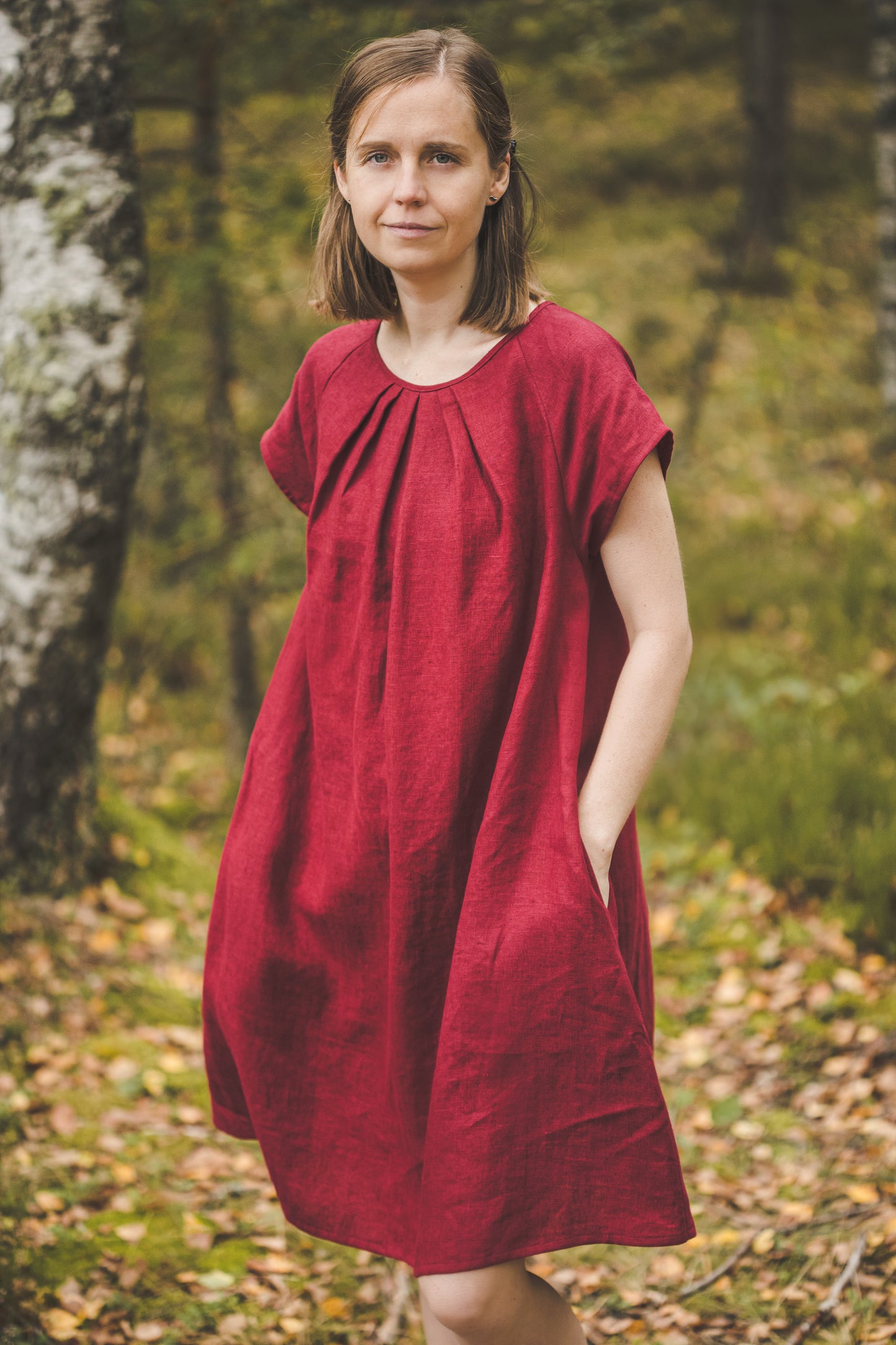 RASA short sleeves mini linen dress in Red wine color