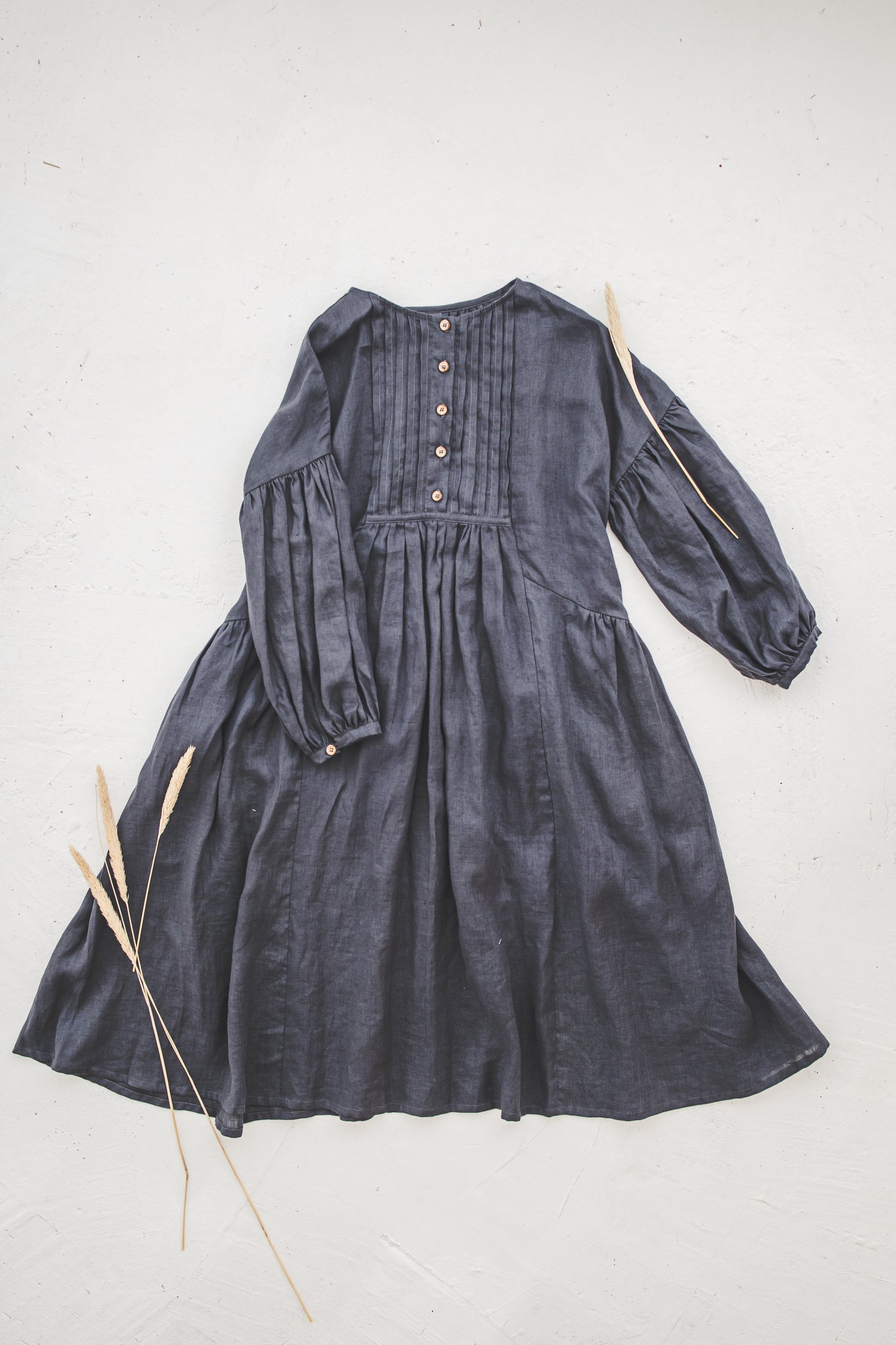 LAUME ruffled linen dress in Graphite color