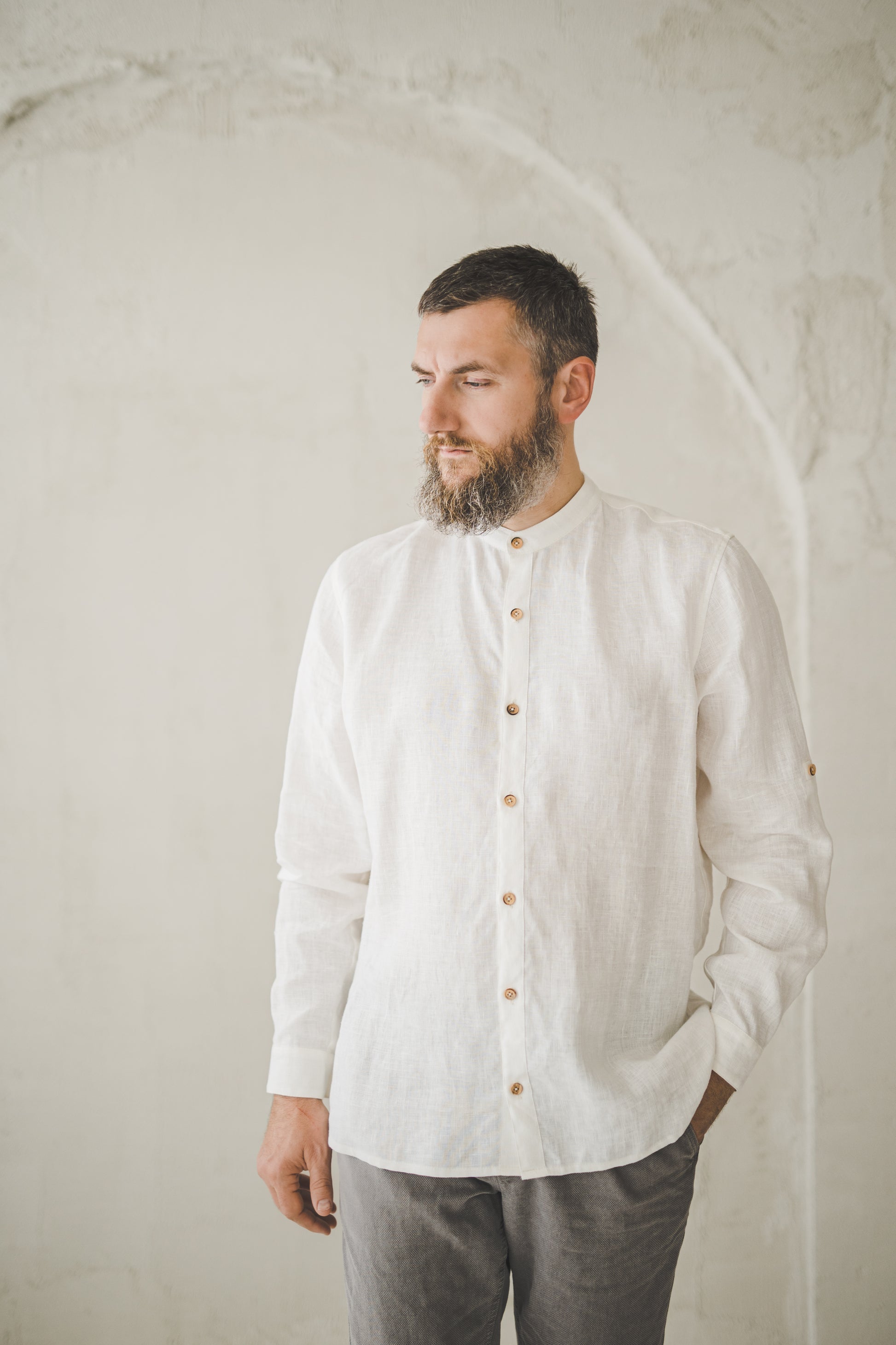 Loose long sleeves milk white men's linen shirt