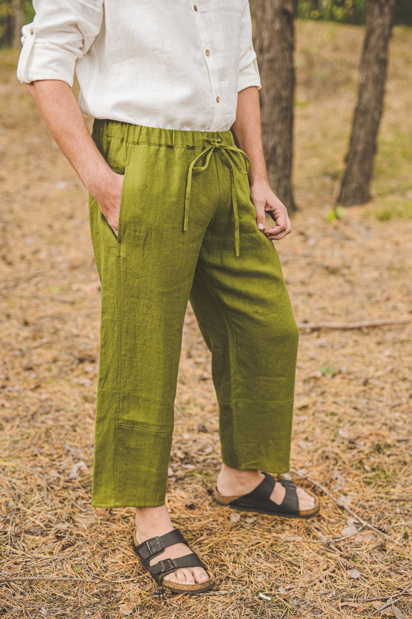 ŪKANA unisex linen baggy balloon pants in Green moss color